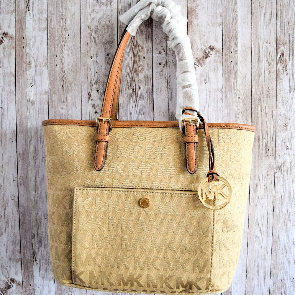 NWT Michael Kors Tote Purse Tech Friendly